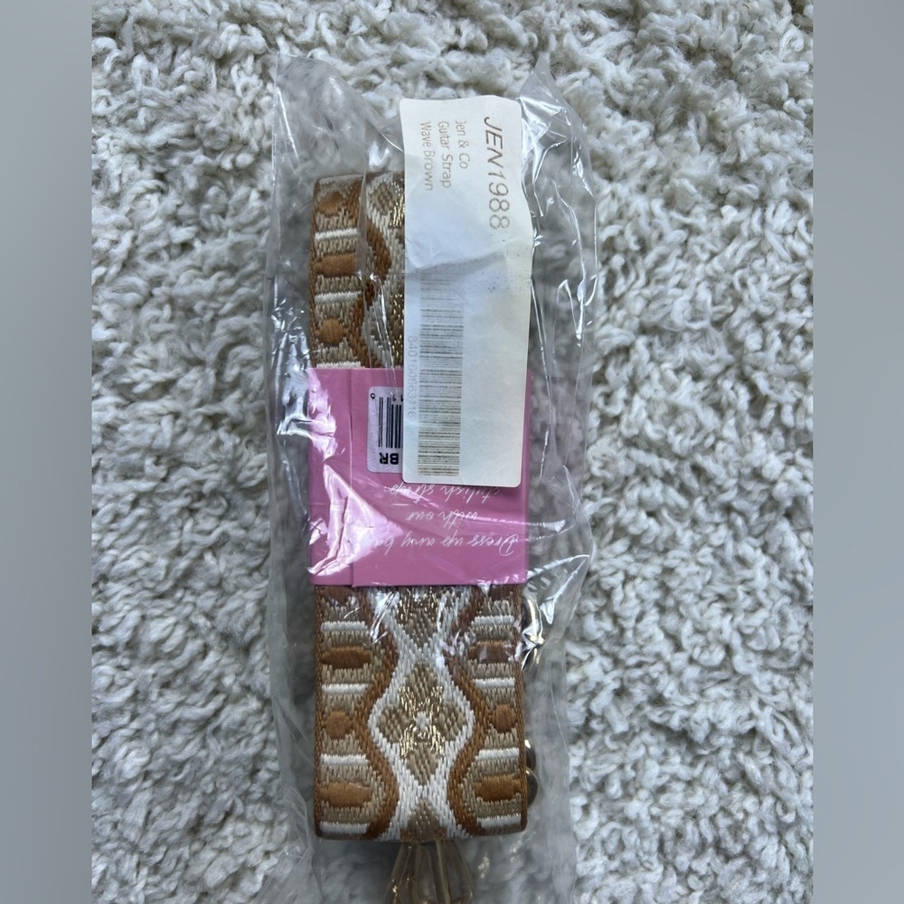Jen & Co. Adjustable Gold Guitar Purse Strap - Picture 2 of 3
